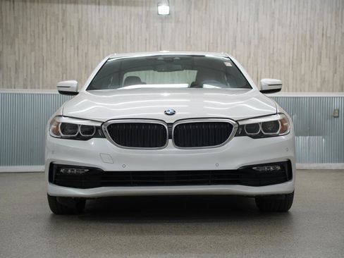 Used 2018 BMW 530i 530i Sedan image 2