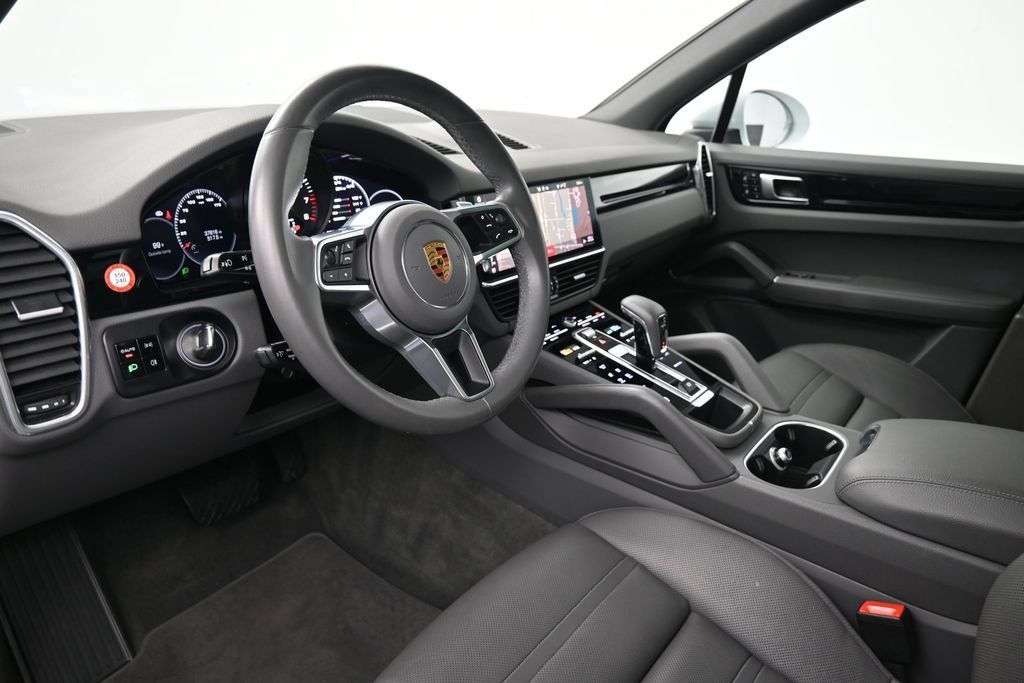 Certified 2020 Porsche Cayenne AWD/4WD image 4