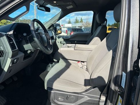 Used 2017 Ford F150 XLT w/ Equipment Group 302A Luxury image 4