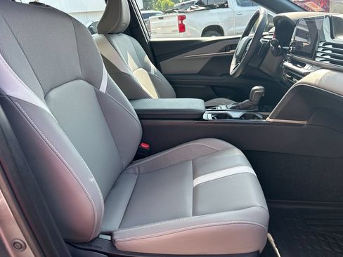 Used 2025 Toyota Camry SE w/ Convenience Package FWD image 14
