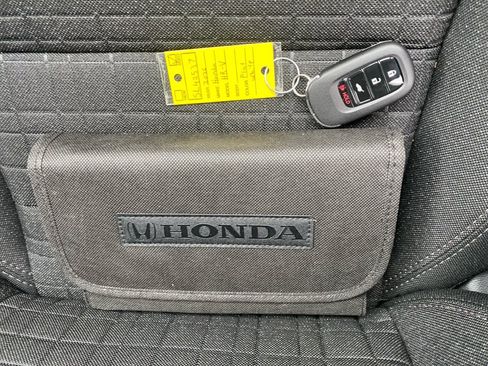 Certified 2026 Honda HR-V LX image 38