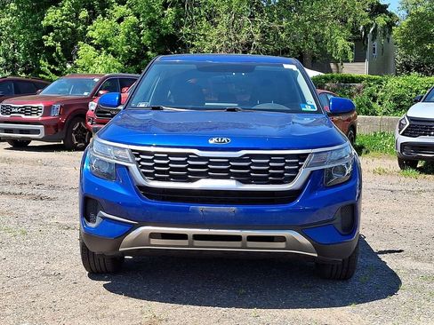 Used 2021 Kia Seltos LX AWD/4WD image 2