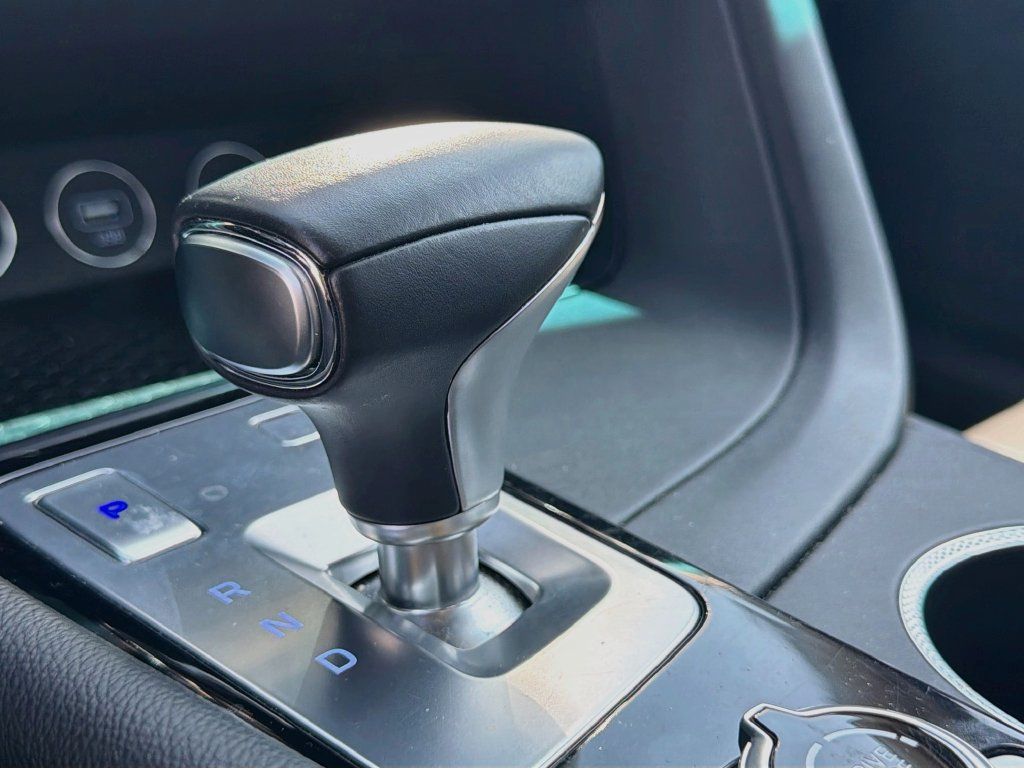 Used 2026 Genesis G70 2.5T RWD image 17