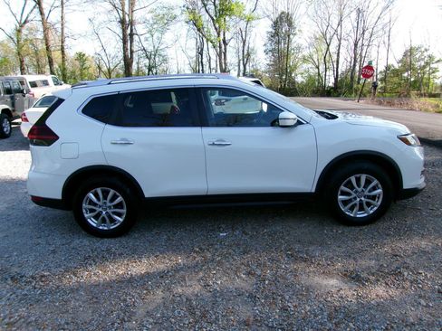 Used 2018 Nissan Rogue SV AWD/4WD image 9