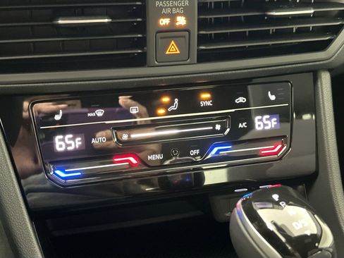 Certified 2025 Volkswagen Jetta Sport image 15