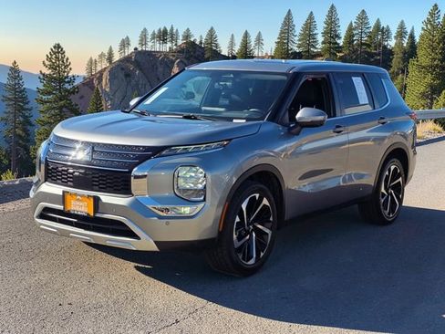 Used 2024 Mitsubishi Outlander SE image 4