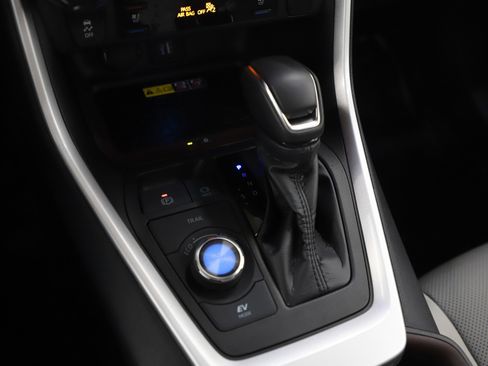 Used 2024 Toyota RAV4 Limited w/ Advanced Technology Package image 24