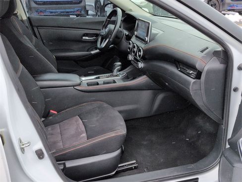 Used 2022 Nissan Sentra SR w/ Midnight Edition image 19