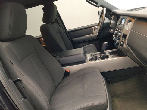 Used 2017 Ford Expedition XLT image 21