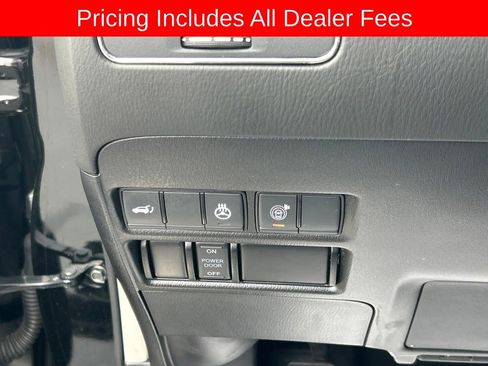 Used 2023 Nissan Armada Platinum w/ Captain's Chairs Package RWD image 7
