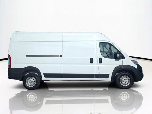 Used 2023 RAM ProMaster 2500 FWD image 4