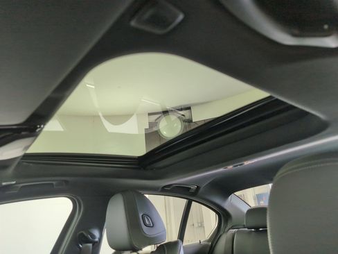 Used 2025 BMW 330i Sedan w/ Convenience Package image 12