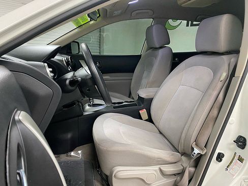 Used 2011 Nissan Rogue S image 9
