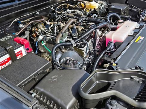 Used 2025 Toyota Tacoma SR5 image 23