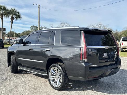Used 2019 Cadillac Escalade Premium Luxury w/ LPO, Escalade Noir Package image 11