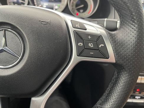 Used 2017 Mercedes-Benz E 400 4MATIC Coupe image 31