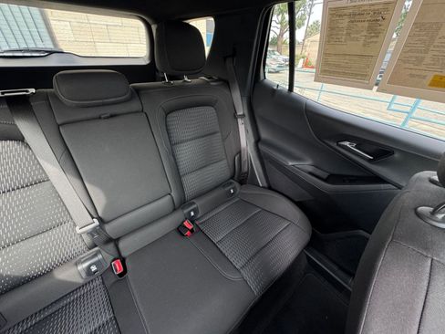 Used 2025 Chevrolet Equinox LT image 36