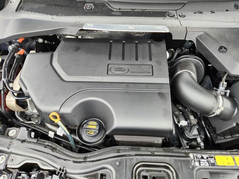 Certified 2025 Land Rover Discovery Sport S AWD/4WD image 9