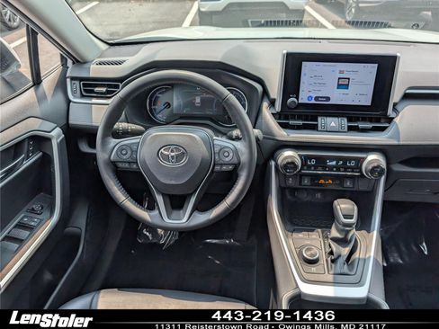 Used 2023 Toyota RAV4 XLE Premium AWD/4WD image 17