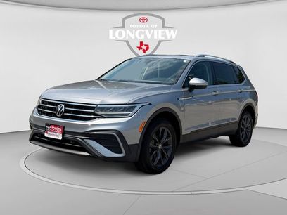 Used 2022 Volkswagen Tiguan SE w/ Panoramic Sunroof Package