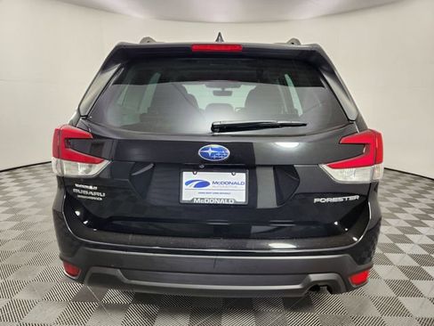 Used 2023 Subaru Forester Premium image 4