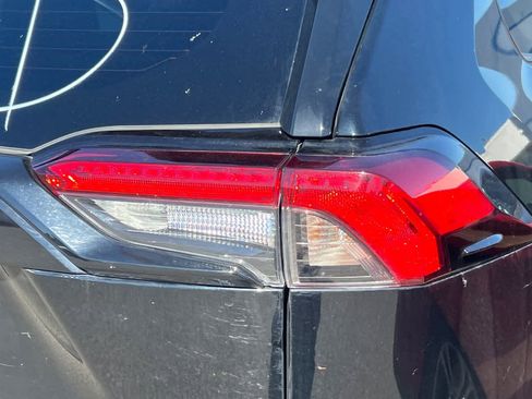 Used 2022 Toyota RAV4 LE image 18