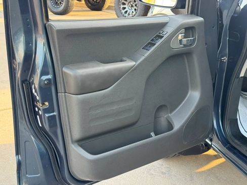 Used 2018 Nissan Frontier PRO-4X AWD/4WD image 10
