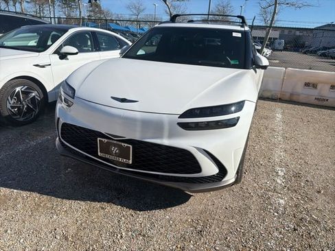 Used 2025 Genesis GV60 Advanced image 4