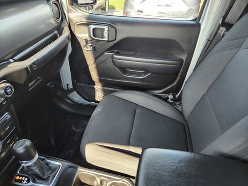 Used 2022 Jeep Gladiator Sport image 17