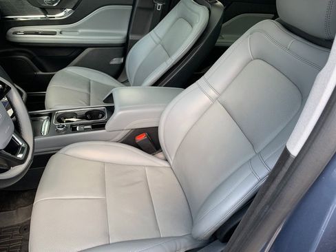 Used 2022 Lincoln Corsair AWD w/ Premium Package image 17