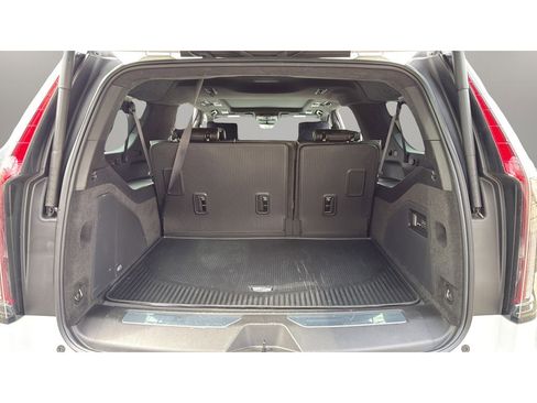 Certified 2024 Cadillac Escalade ESV Sport Platinum w/ LPO, ONYX Package AWD/4WD image 26