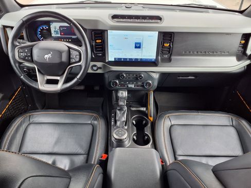 Used 2022 Ford Bronco Badlands image 10