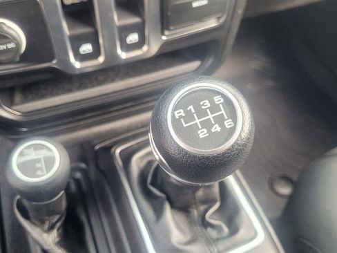 Used 2020 Jeep Wrangler Sport AWD/4WD image 24