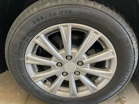 Used 2009 Buick Lucerne CXL w/ Driver Confidence Package FWD image 22
