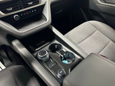 Used 2025 Ford Explorer Active image 34