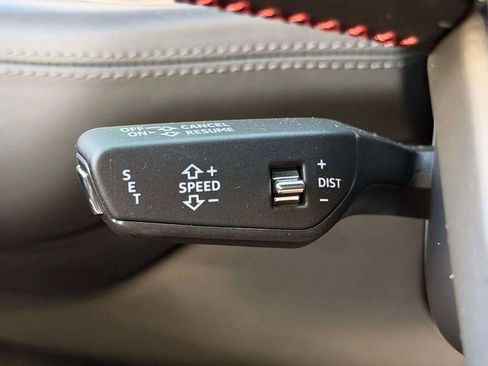 Certified 2024 Bentley Bentayga image 50