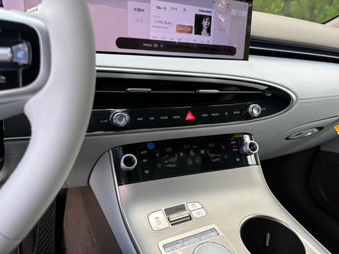 New 2026 Genesis GV70 2.5T Advanced AWD/4WD image 19