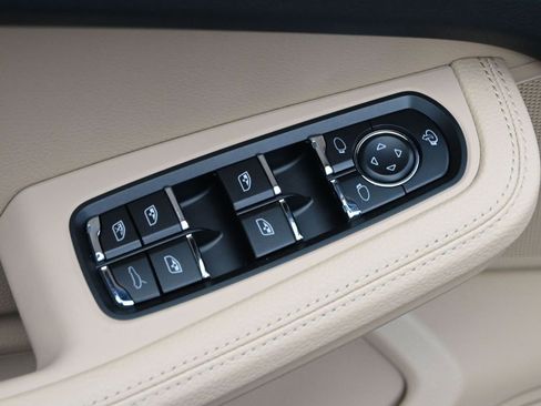 New 2026 Porsche Macan image 20