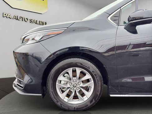 Used 2024 Toyota Sienna LE image 22