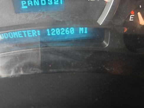 Used 2005 HUMMER H2 w/ Preferred Equipment Group image 23