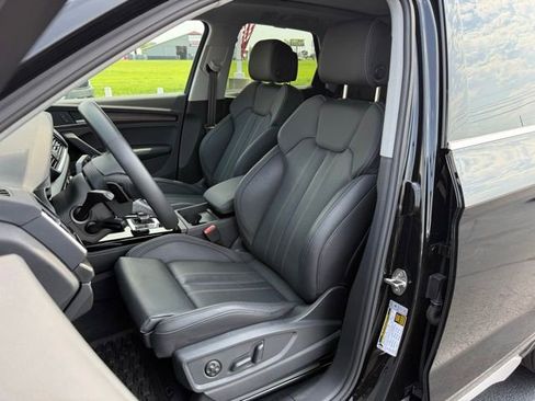Used 2025 Audi Q5 2.0T Premium Plus w/ Premium Plus Package image 11