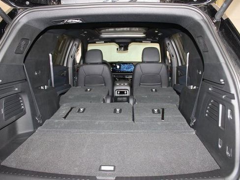 Used 2025 Chevrolet Traverse Z71 w/ Driver Confidence Package image 47