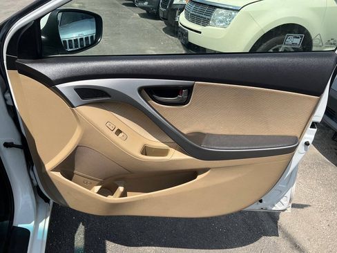 Used 2012 Hyundai Elantra GLS w/ Preferred Pkg 3 FWD image 2