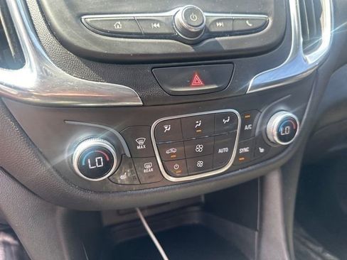 Used 2019 Chevrolet Equinox LT FWD image 42