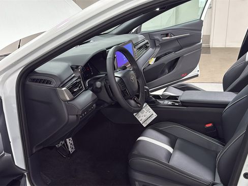 New 2026 Toyota Camry Hybrid image 12