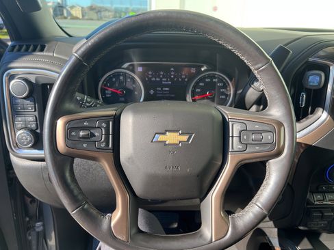 Used 2019 Chevrolet Silverado 1500 High Country w/ Technology Package image 13