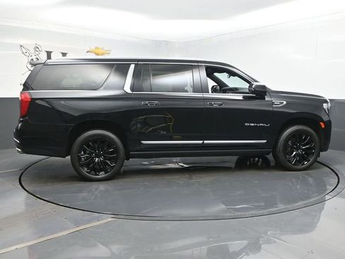 Used 2023 GMC Yukon XL Denali AWD/4WD image 36