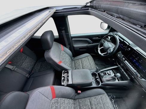 Used 2024 Chevrolet Colorado Z71 w/ Z71 Convenience Package 2 image 22