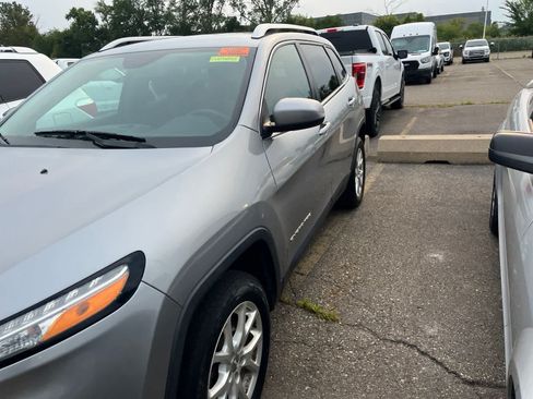 Used 2015 Jeep Cherokee Latitude FWD image 6