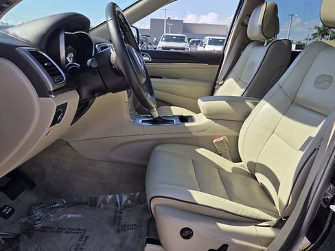 Used 2018 Jeep Grand Cherokee Overland RWD image 12